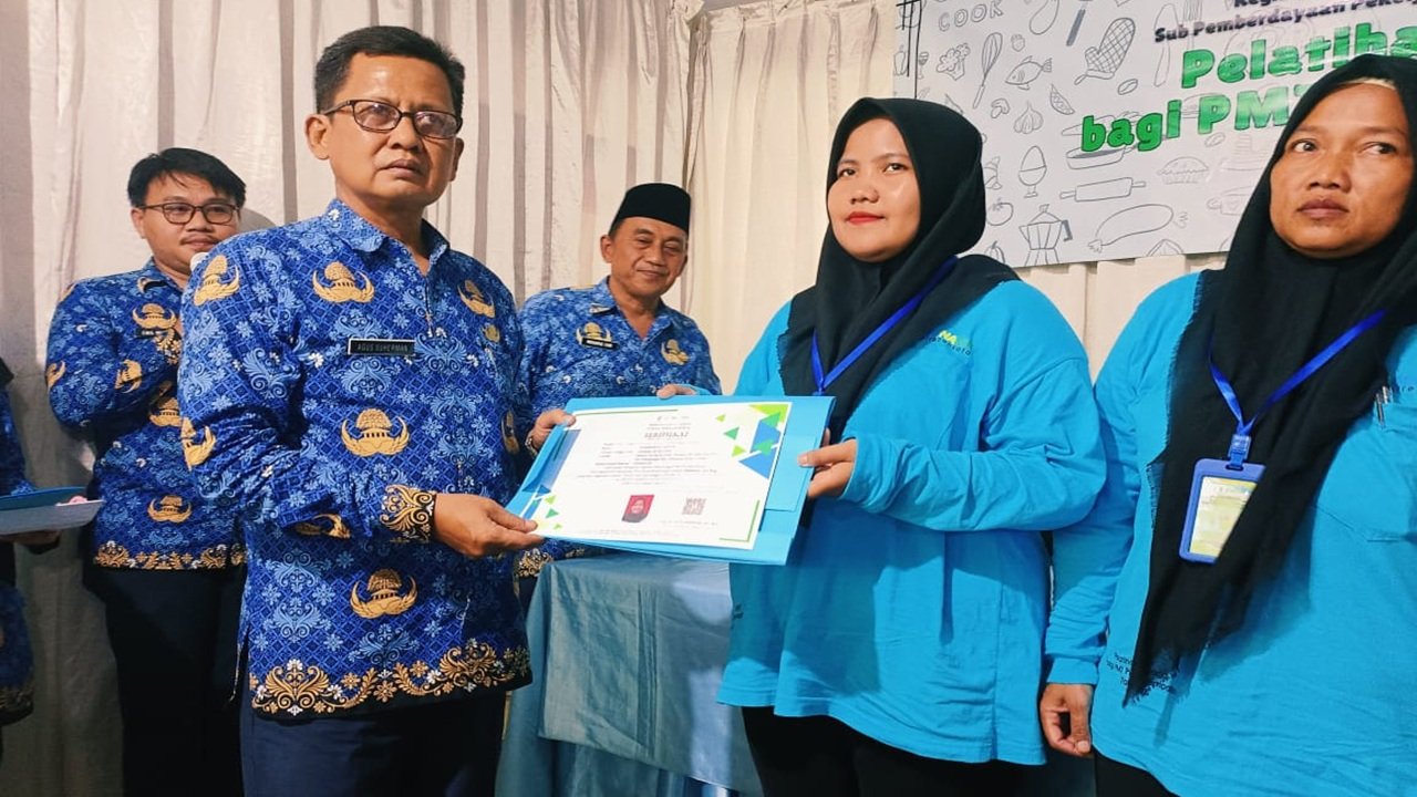 Penutupan Pelatihan Tata Boga bagi PMI Purna Penempatan LPK Esti Handayani