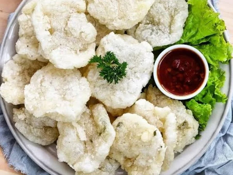 Cilok, Cireng, Cimol: Kenapa Orang Indonesia Jago Banget Bikin Nama Jajanan yang Ngasal tapi Nempel di Otak