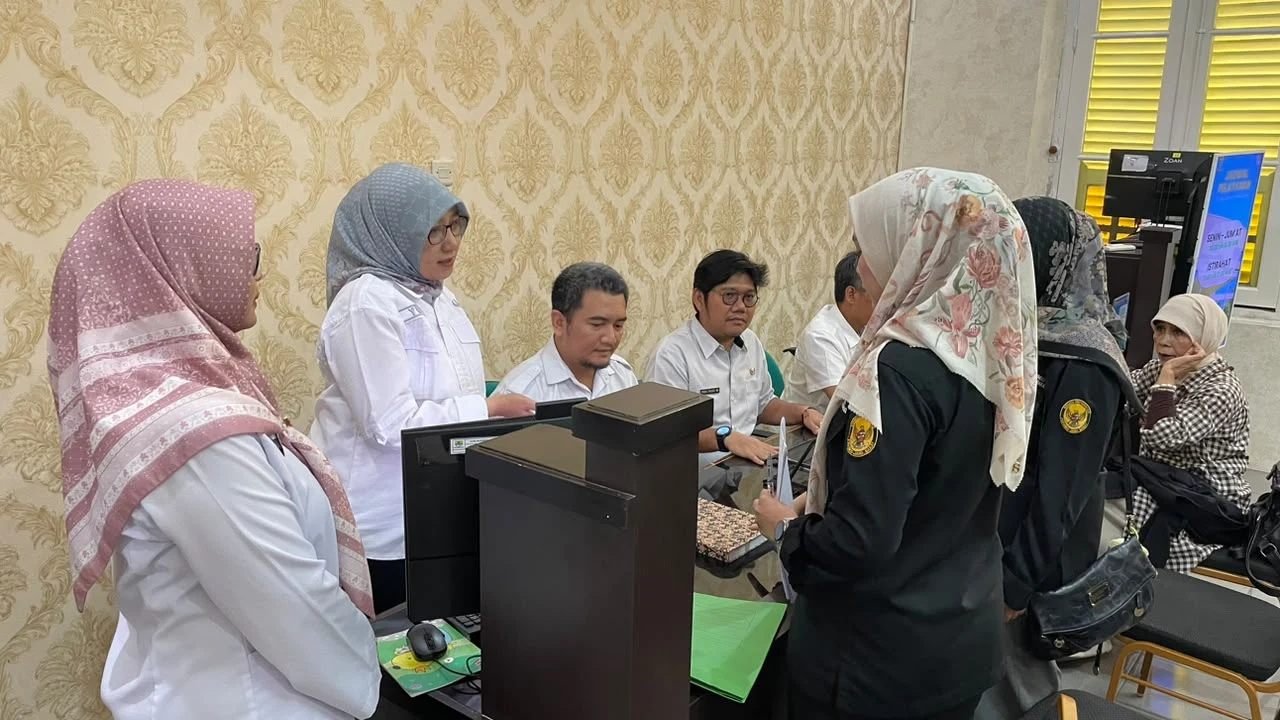 Kunjungan Tim Visitasi dan Presentasi Monitoring dan Evaluasi (Monev) Penilaian Kota Informatif dari Komisi Informasi Jawa Barat